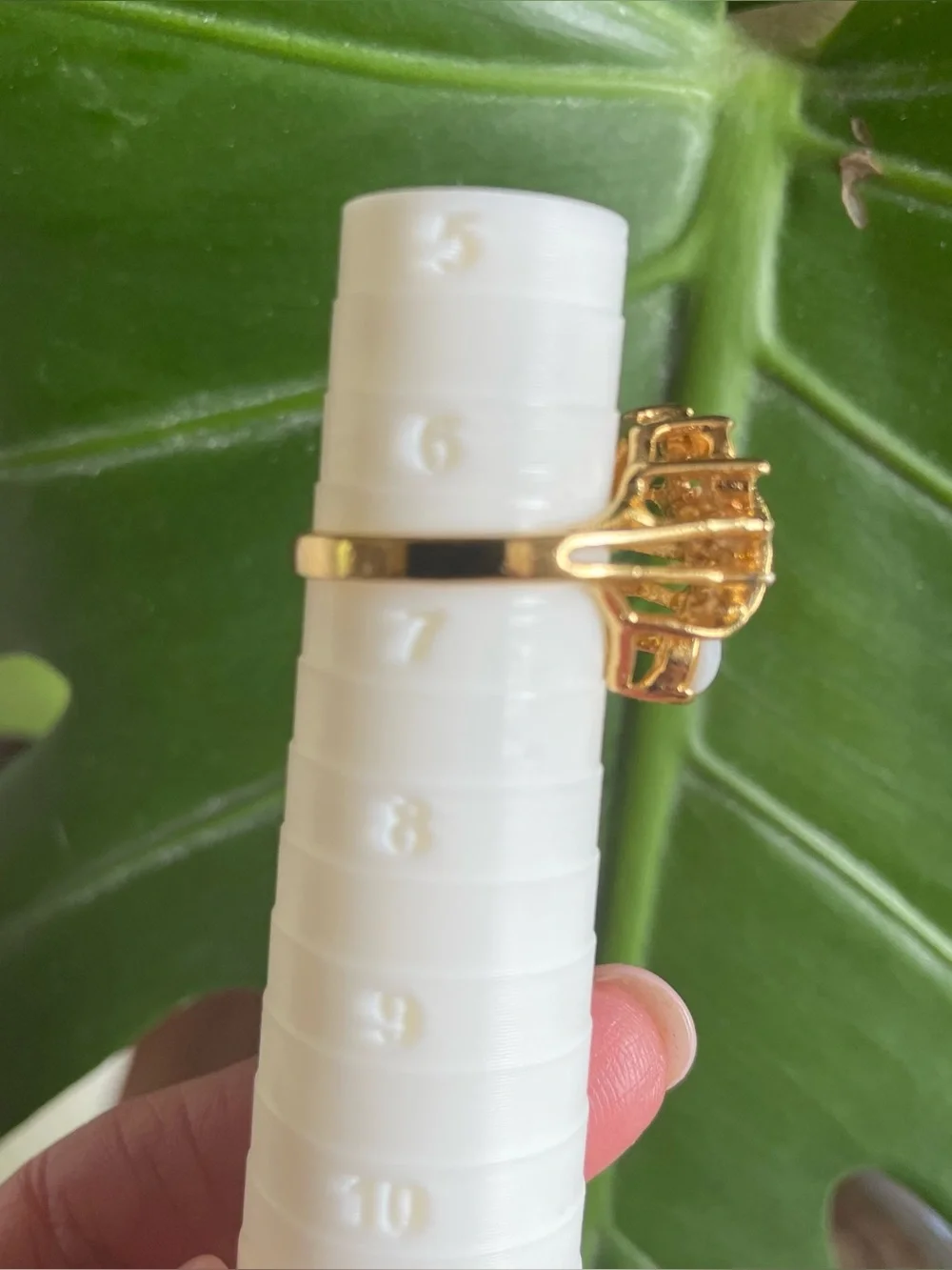 Vintage 1960s Cocktail Ring with Faux Opal & Rhinestones in Gold-tone, size 6.5 - Picture 10 of 10